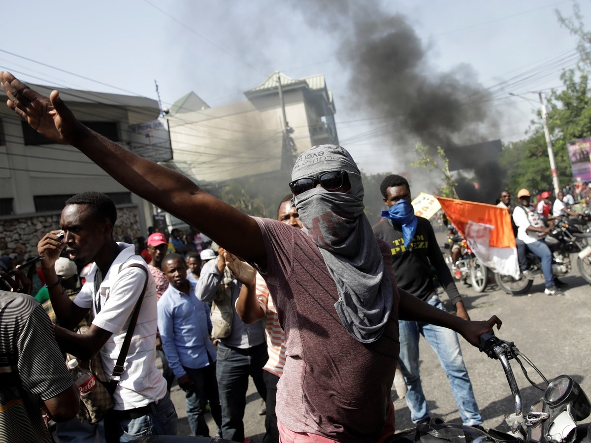 Насилие на Гаити: правительство довело граждан до отчаяния и протестов (фото)