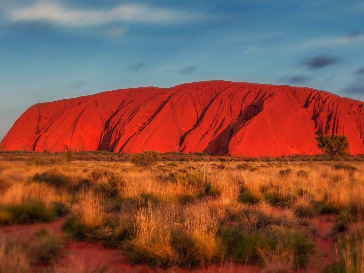 Аборигены Австралии не пустят туристов на гору Улуру — она слишком священна