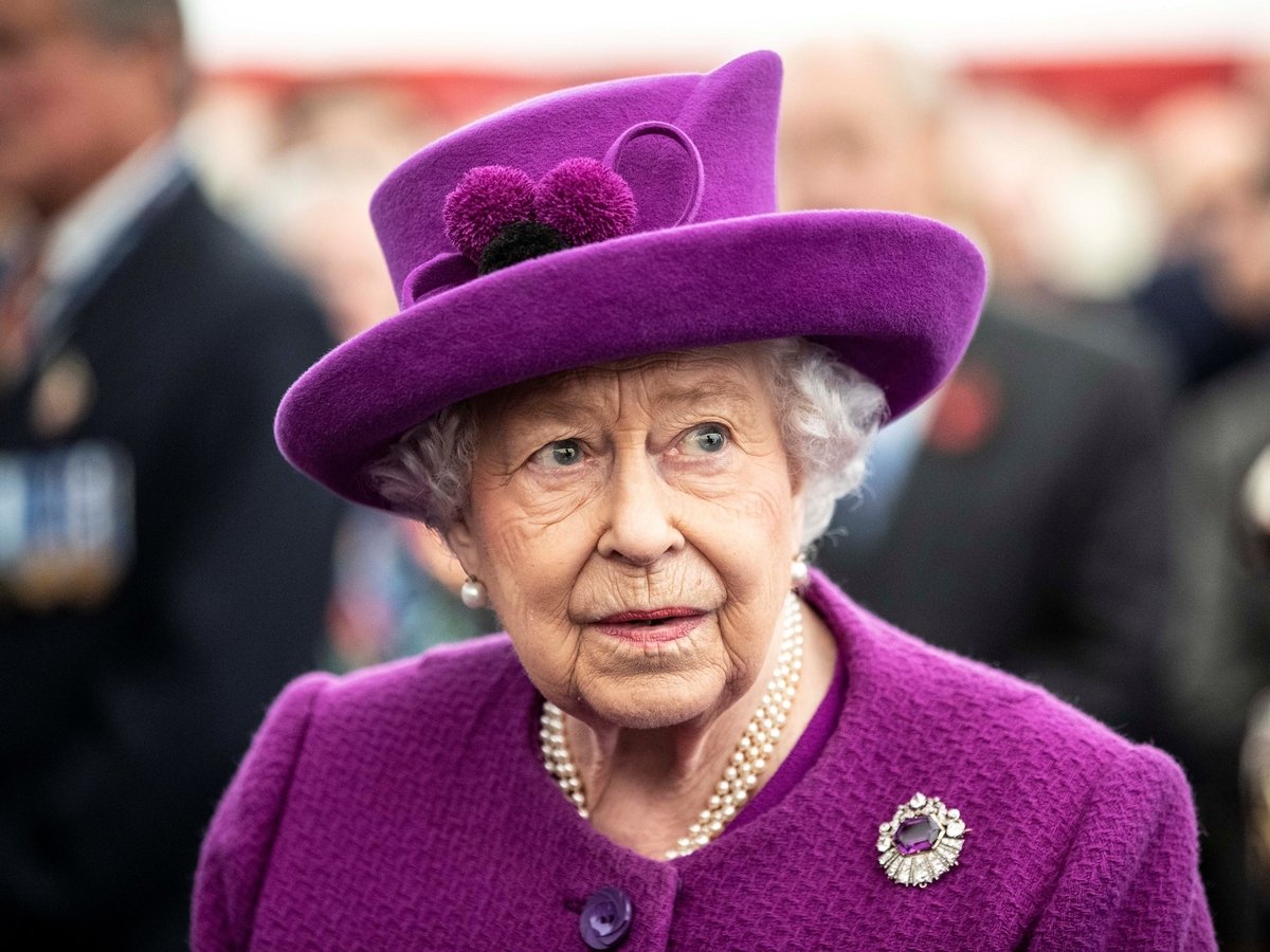 Венера без мехов: Королева английская отказалась от меха животных