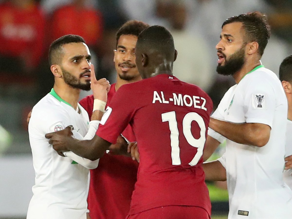 Спорт решает: страны Персидского залива забыли о блокаде Катара и едут на футбол