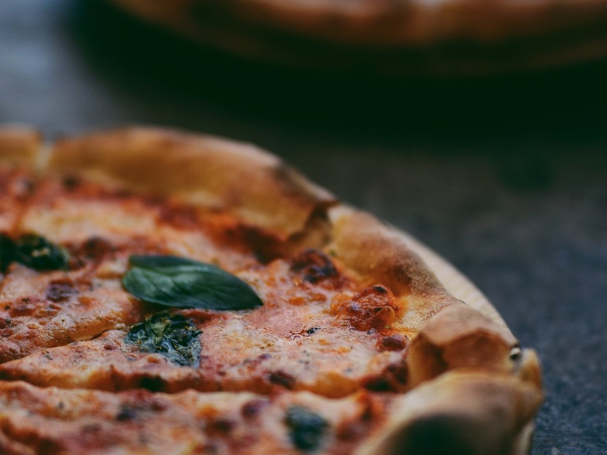 Пицца спасения: чтобы спасти мать от побоев, девушка заказала пиццу в 911