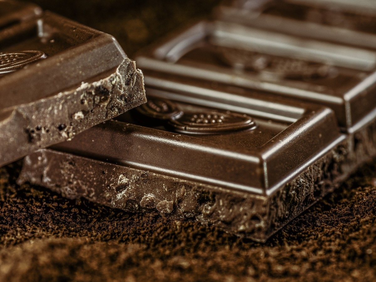 Учёные придумали радужный шоколад, который меняет цвет как хамелеон