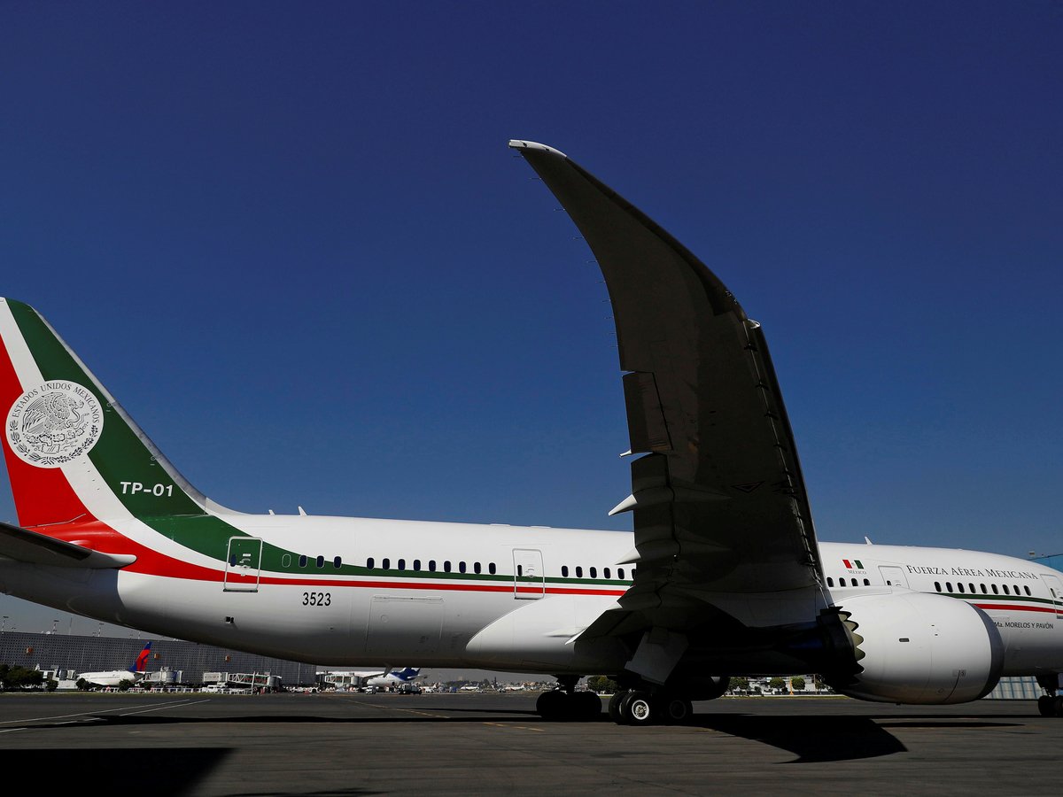 Президент Мексики не хочет летать на роскошном джете — его разыграют в лотерею