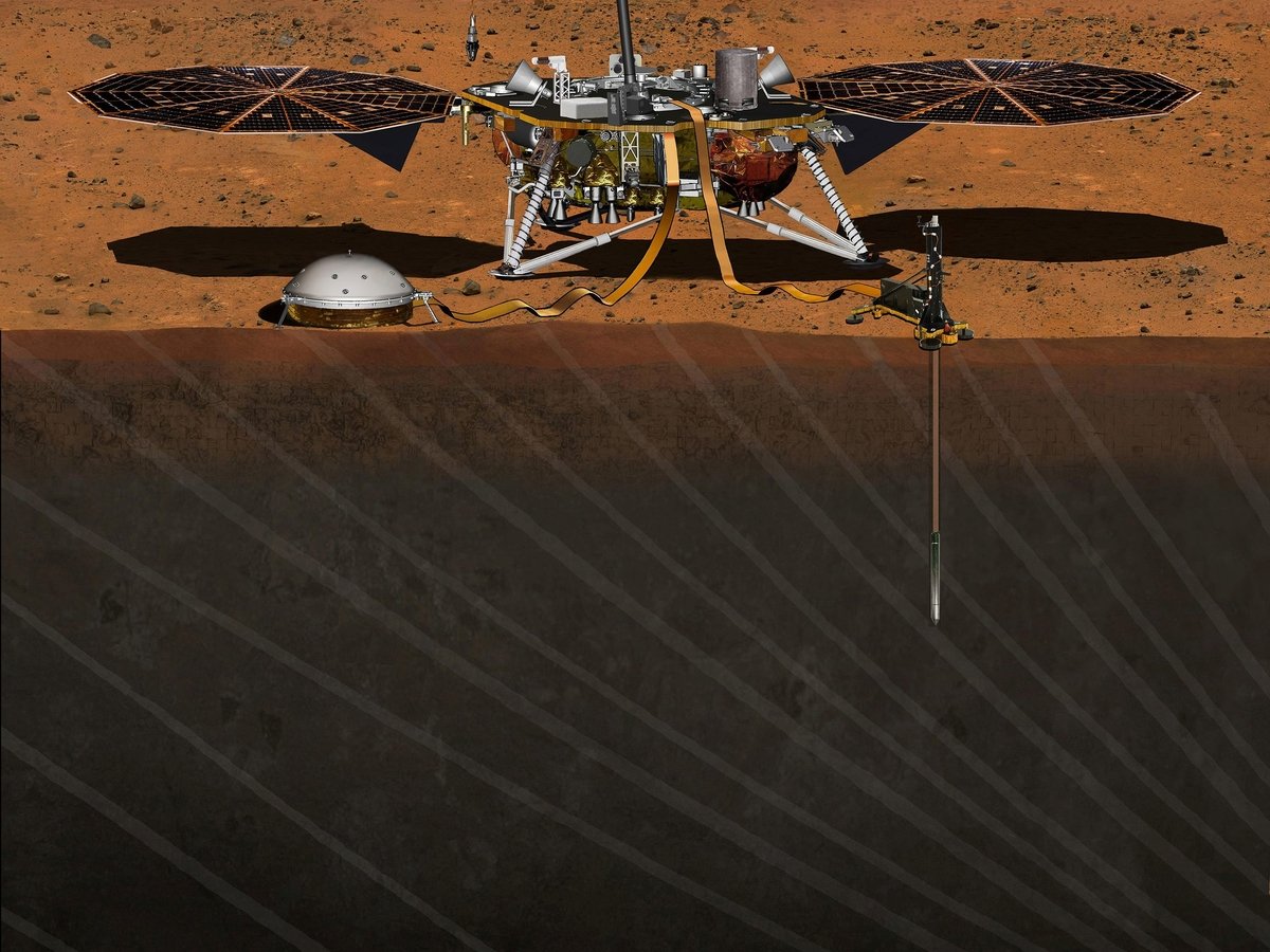 Марсианский зонд ударил себя лопатой и снова стал работать нормально