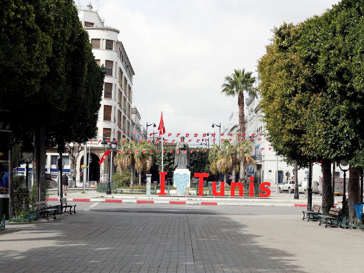 Киберпанк, который мы заслужили: в Тунисе улицы контролирует робот