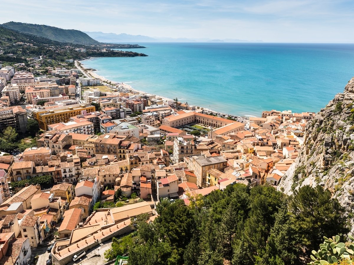 Сицилия оплатит туристам половину отпуска. Но паковать чемоданы ещё рано
