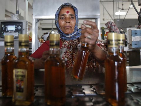 В Индии ввели 70% налога на алкоголь — чтобы разогнать очереди за спиртным