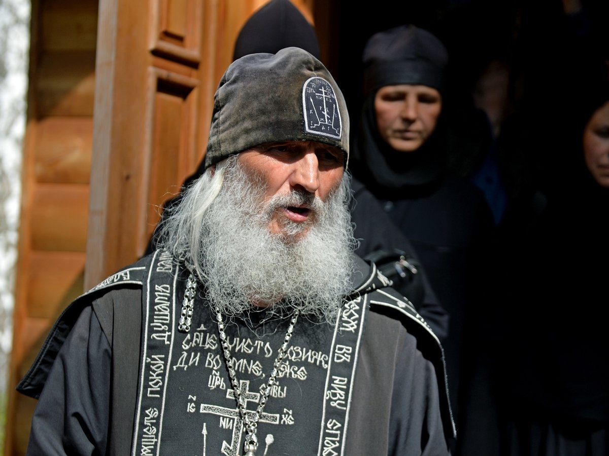 Отлучён, но не сломлен: на Урале священник захватил женский монастырь (видео)