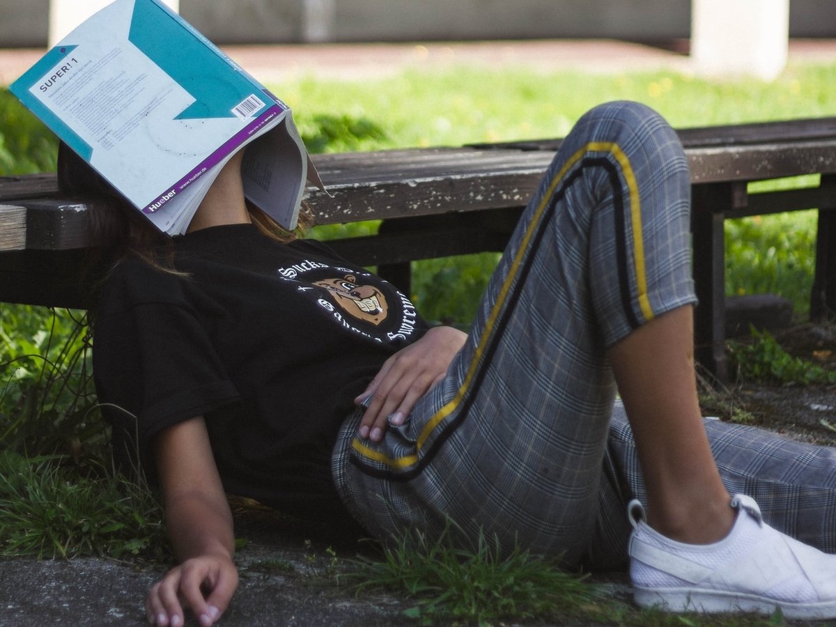 В США мужчина прикинулся бездомным подростком, чтобы пойти в школу