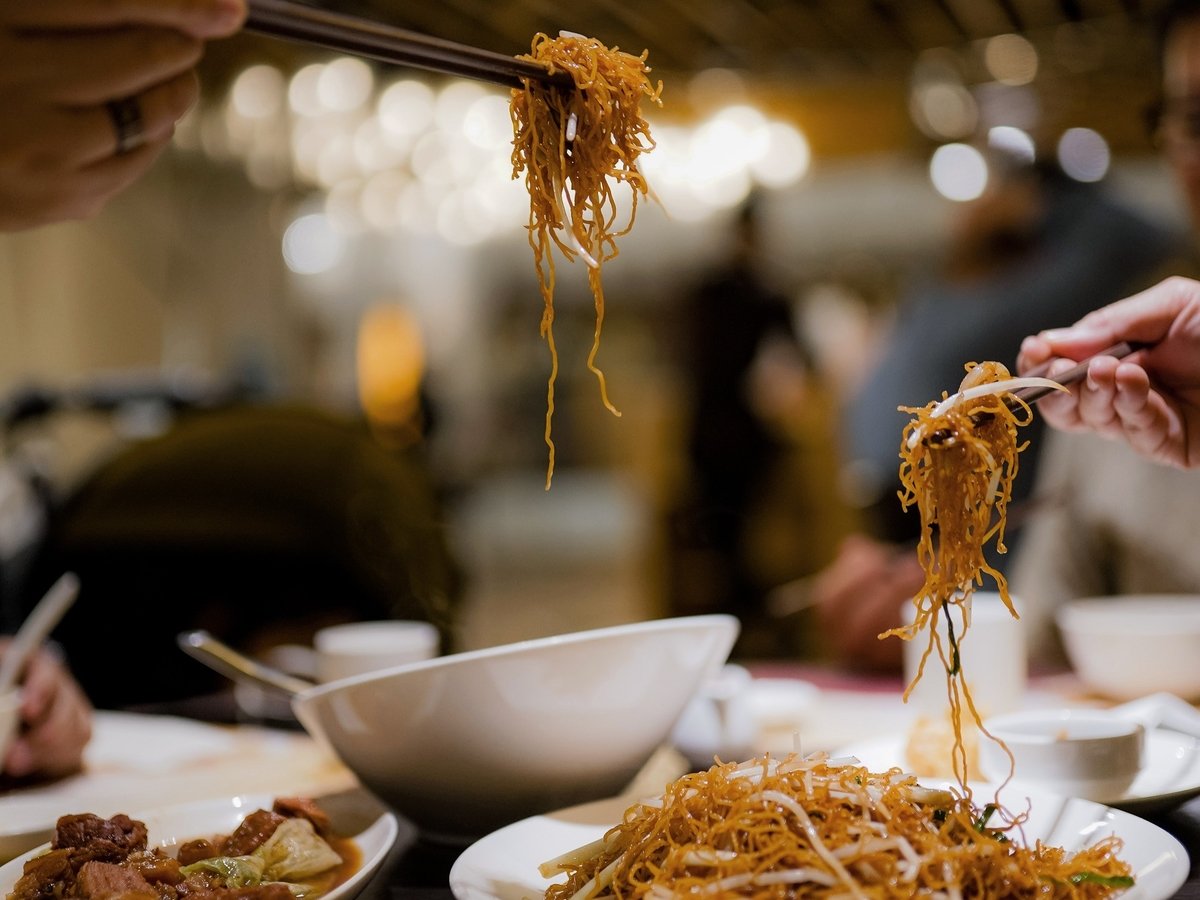 Китайцев научат экономить еду — раньше они выбрасывали её тоннами