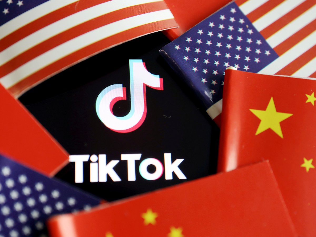 Трамп "благословил" сделку TikTok и Oracle. Приложение останется в США
