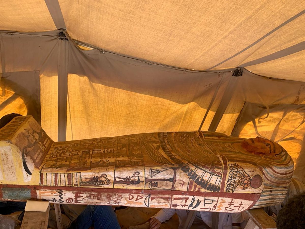 В Египте археологи нашли 27 неразграбленных древних гробниц (фото)