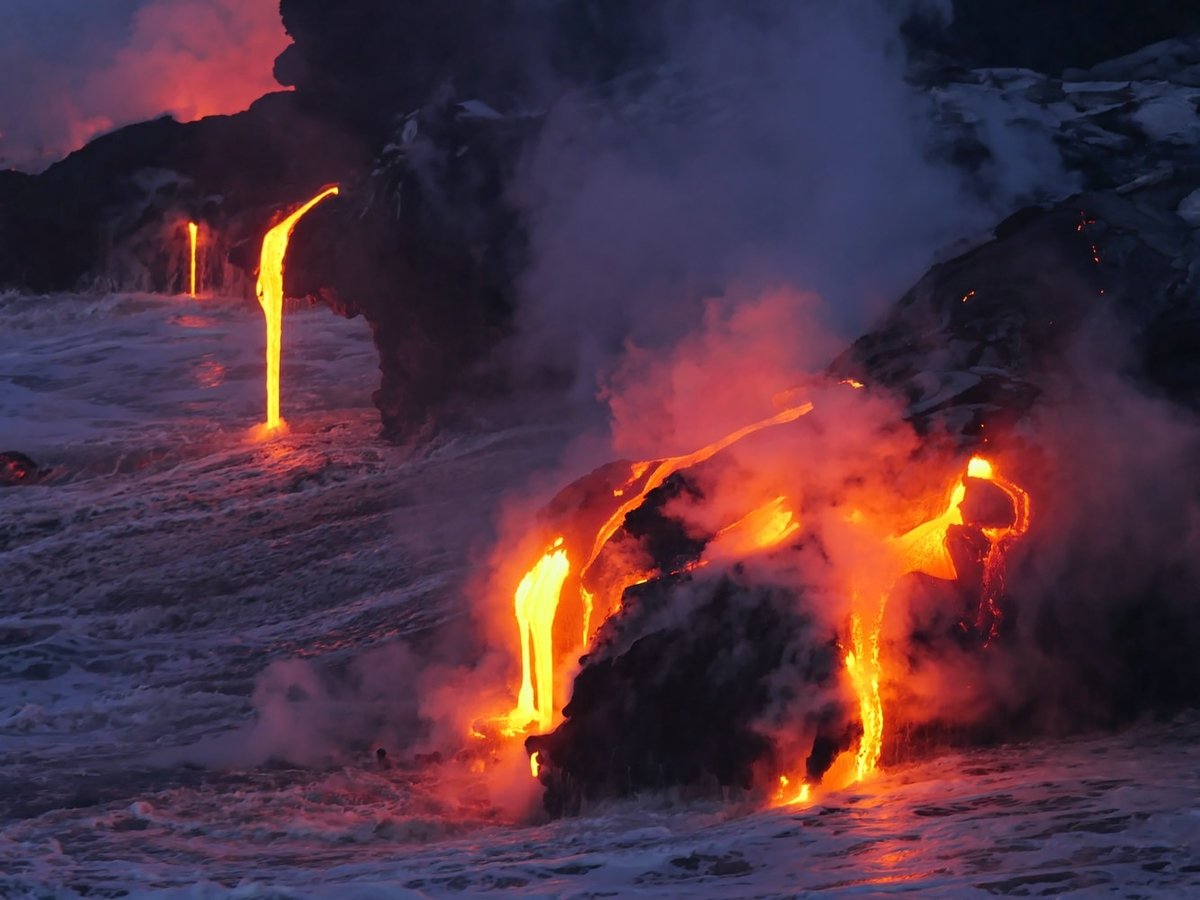 С виду мирные вулканы могут внезапно взорваться. Всё из-за нанокристаллов  