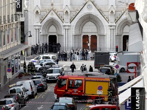 Ещё один теракт во Франции: нападающий убил троих человек в Ницце. Главное 
