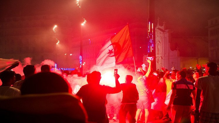 اعتقال 28 جزائريا بفرنسا  في أعمال شغب بعد لقاء كوريا الجنوبية