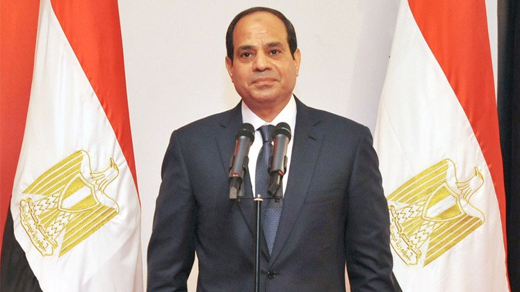 مصريون يسيرون على خطى السيسي ويتبرعون بنصف رواتبهم لصالح مصر