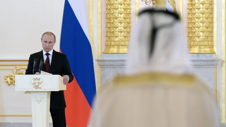 بوتين: روسيا ترغب بإحياء علاقاتها مع ليبيا في مجالي التجارة والطاقة 