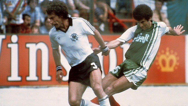 فرقاني للاعبي الجزائر: دعوا الثأر وفكروا بربع النهائي
