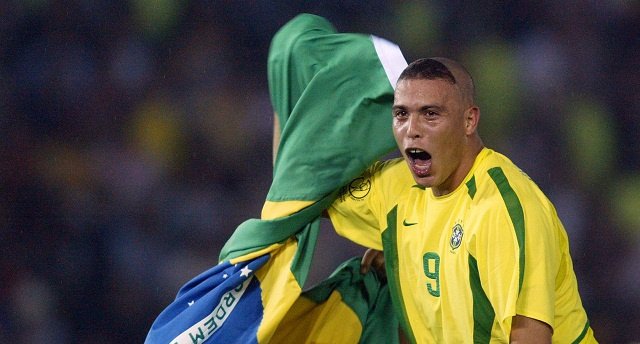 بالفيديو.. الفيفا يحتفل بهدف الظاهرة رونالدو في شباك ألمانيا في مونديال 2002