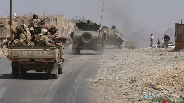 مقتل 25 شخصا في اشتباكات بين الحوثيين والجيش اليمني في عمران