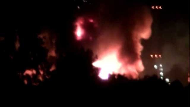 بالفيديو.. حريق مصنع كيميائي في هولندا