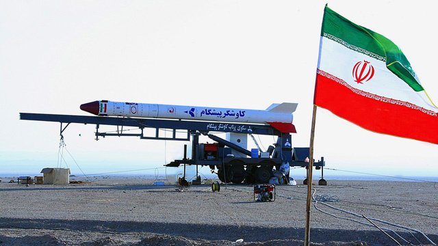إيران بصدد إطلاق مركبة فضائية مأهولة إلى الفضاء