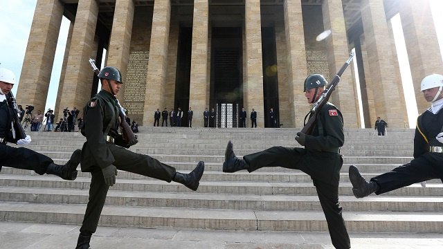 الناتو يعقد اجتماعا طارئا لبحث الأزمة العراقية بناء على طلب تركيا
