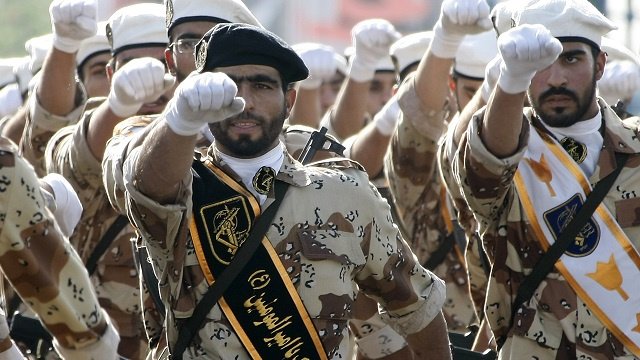 مسؤول عراقي: 2000 جندي إيراني وصلوا إلى العراق اليومين الماضيين