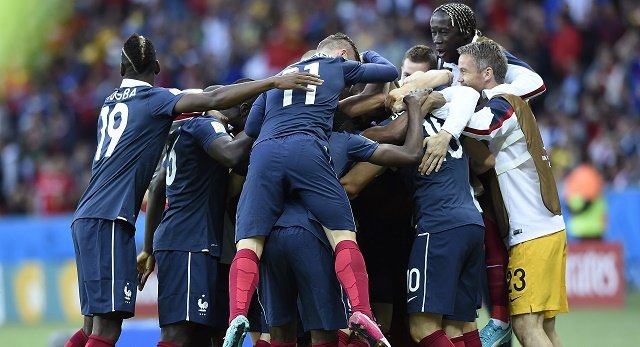 منتخب الديوك يتخلص من عقدة المباراة الأولى ويفوز على هوندوراس 3-0 في المجموعة الخامسة.