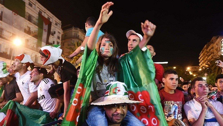 الجماهير الجزائرية تنتظر محاربي الصحراء على أحر من الجمر