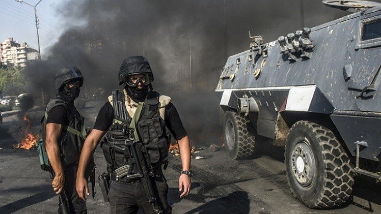 مصر.. مقتل 6 أشخاص من بينهم شرطي في أحداث الذكرى الأولى لعزل مرسي 