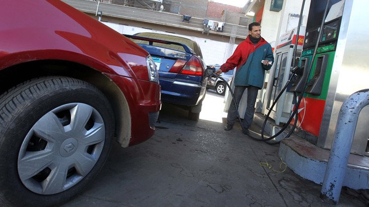 السيسي: زيادة سعر الوقود خطوة تأخرت