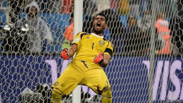 ورقة حارس الأرجنتين روميرو لا تتعلق بكرة القدم !!