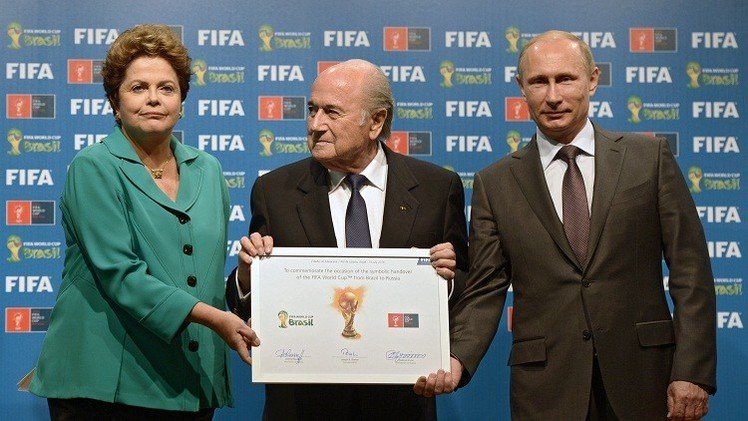 الرئيس بوتين يتسلم علم استضافة روسيا لمونديال 2018