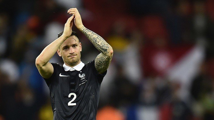 الظهير الفرنسي ديبوشي ينضم إلى الأرسنال