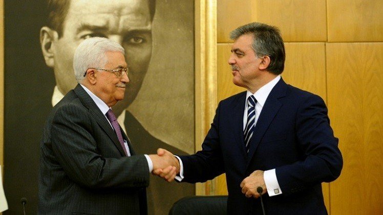الرئيس الفلسطيني محمود عباس ونظيره التركي عبد الله غل