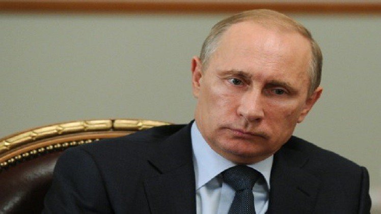 بوتين يقدم تعازيه لبوتفليقة وهولاند بضحايا الطائرة الجزائرية