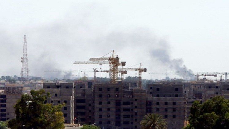 الصين تجلي مئات من عمالها من ليبيا 