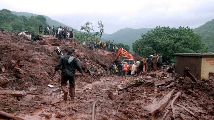 مخاوف من ارتفاع حصيلة ضحايا انزلاق التربة في الهند الى 150 قتيلا