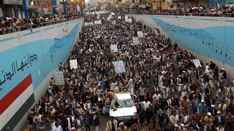 مظاهرات في اليمن تطالب باستقالة الحكومة بعد رفع أسعار الوقود
