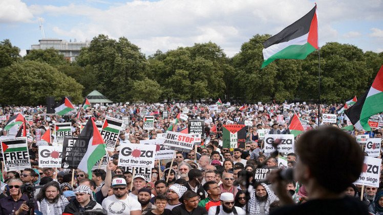عشرات آلاف المتظاهرين في لندن تضامنا مع الشعب الفلسطيني