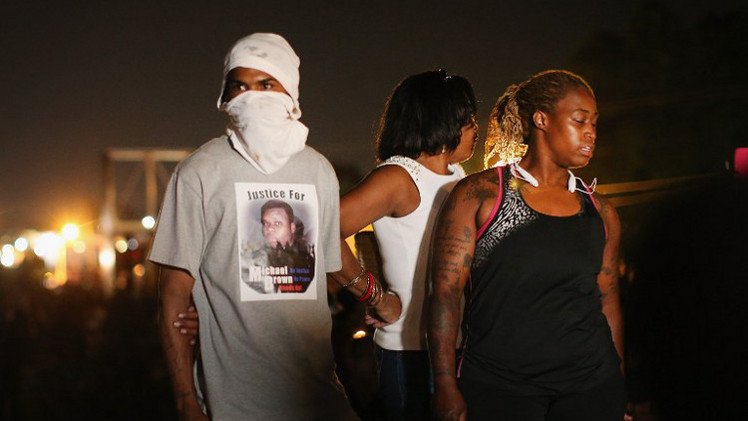 أوباما يدعو للهدوء في فيرغسن بعد احتجاجات على قتل شرطي لشاب أسود