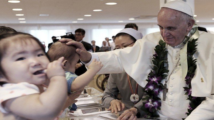 البابا يدعو دولا آسيوية لا تقيم علاقات مع الفاتيكان إلى الحوار معه