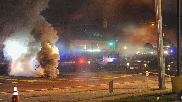 الحرس الوطني في فيرغسون الأمريكية لإعادة الهدوء إلى المدينة