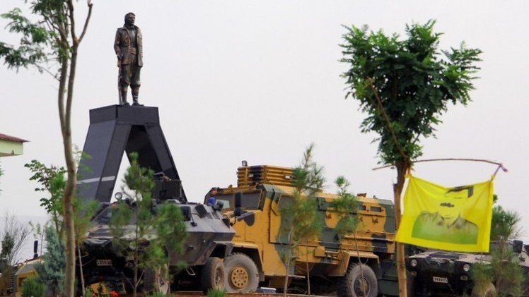 مقتل شخصين في اشتباكات حول تمثال لأحد القياديين الأكراد في تركيا
