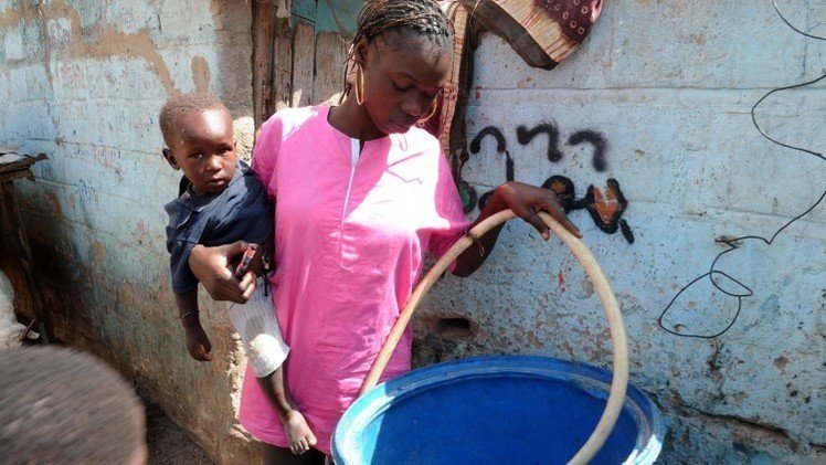 السنغال تغلق حدودها مع غينيا لمنع انتشار حمى إيبولا