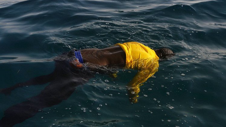 إنقاذ 17 مهاجرا إفريقيا من أصل 170غرق قاربهم قبالة السواحل الليبية
