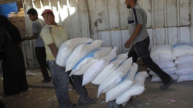 قافلة تابعة لبرنامج الأغذية العالمي تصل إلى غزة