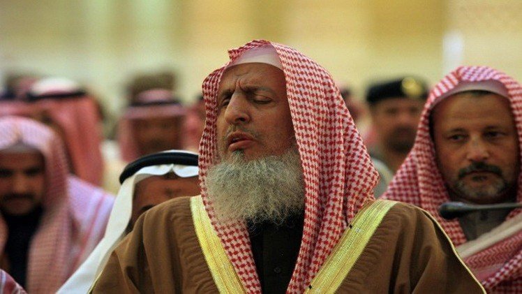 مفتي السعودية يدعو الشباب الى عدم الانسياق وراء دعاوى الجهاد