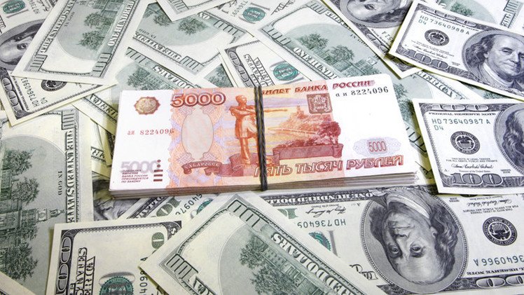 الروبل يتراجع أمام الدولار مسجلا مستوى قياسيا جديدا على خلفية أزمة شرق أوكرانيا